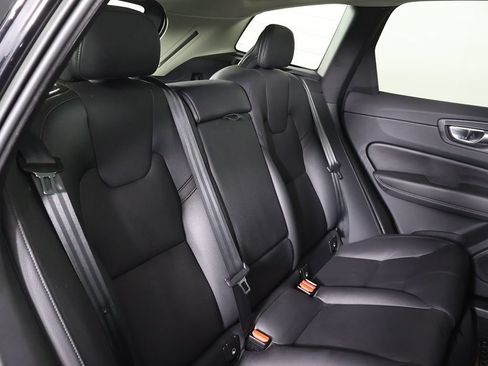 Used 2023 Volvo XC60 B5 Plus AWD/4WD image 34
