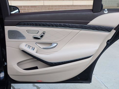 Used 2018 Mercedes-Benz S 560 Sedan image 25