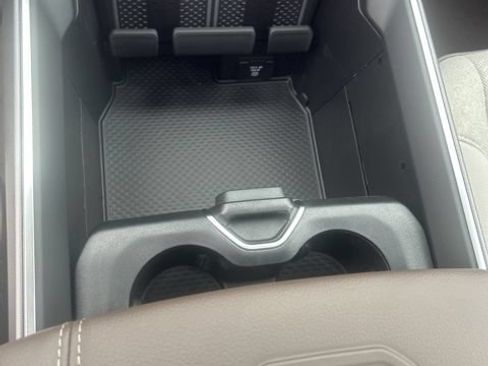 New 2026 RAM 1500 Laramie AWD/4WD image 23