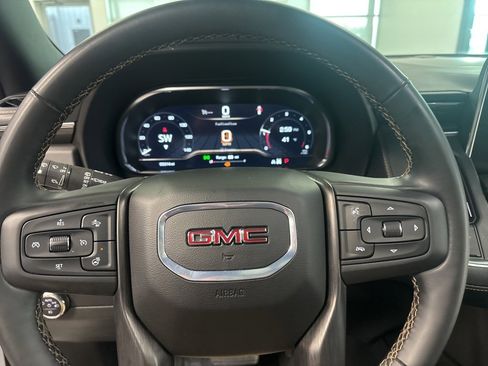 Used 2024 GMC Yukon AT4 image 19