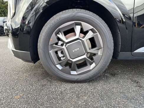 New 2026 Kia Carnival EX image 34