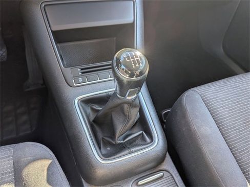 Used 2014 Volkswagen Tiguan S image 15