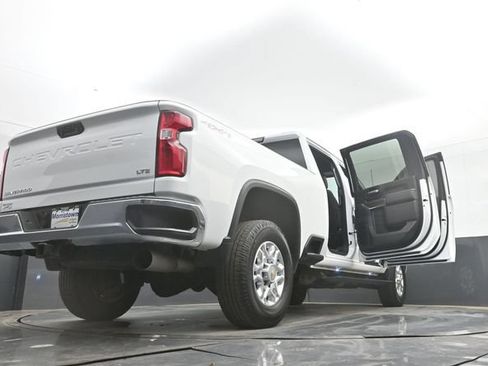 Used 2023 Chevrolet Silverado 2500 LTZ AWD/4WD image 51