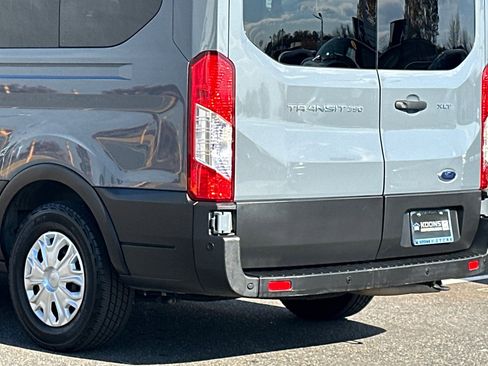 Used 2022 Ford Transit 350 XLT image 8