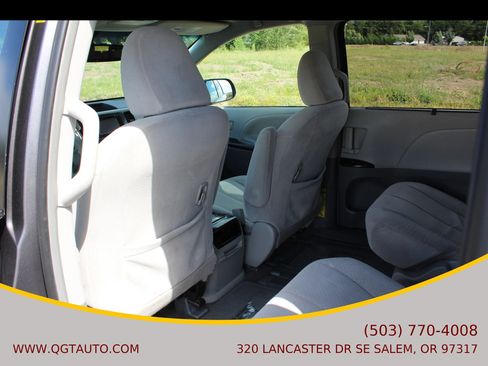 Used 2012 Toyota Sienna LE FWD image 15