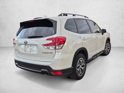 Used 2023 Subaru Forester Premium AWD/4WD image 5