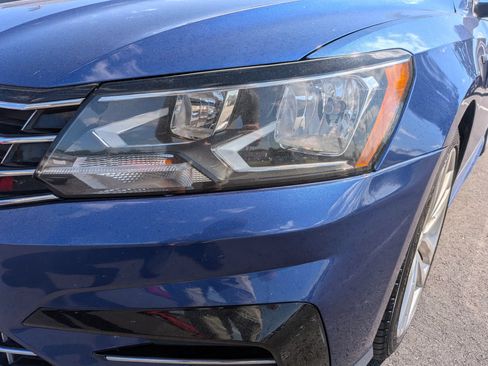 Used 2017 Volkswagen Passat 1.8T R-Line FWD image 11
