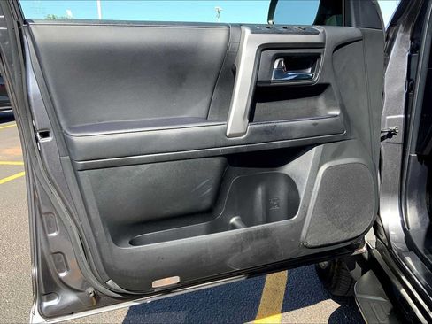 Used 2023 Toyota 4Runner SR5 Premium w/ Moonroof Package AWD/4WD image 22