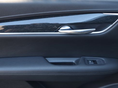 Used 2022 Cadillac XT5 Premium Luxury w/ LPO, Floor Liner Package image 37