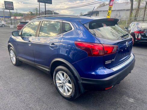 Used 2018 Nissan Rogue Sport SV AWD/4WD image 4