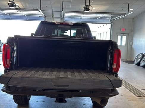 Used 2023 GMC Sierra 2500 AT4 w/ AT4 Preferred Package AWD/4WD image 17