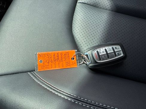 Used 2024 Chrysler Pacifica Touring-L AWD/4WD image 41