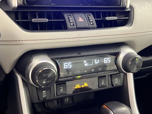 Used 2024 Toyota RAV4 XLE Premium image 21