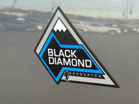 Used 2023 Ford Bronco Black Diamond w/ Sasquatch Package image 12