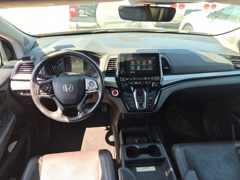 Used 2018 Honda Odyssey Elite image 12