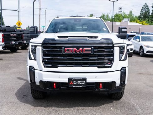 Used 2024 GMC Sierra 2500 AT4 w/ Technology Package AWD/4WD image 2