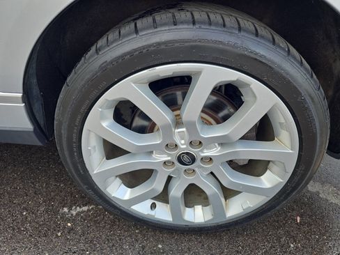 Used 2013 Land Rover Range Rover HSE image 15