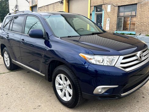 Used 2013 Toyota Highlander Plus image 3