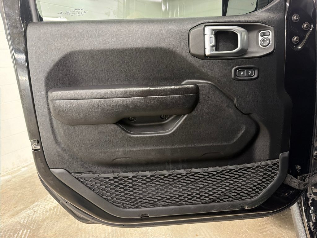 Used 2021 Jeep Gladiator Sport AWD/4WD image 14