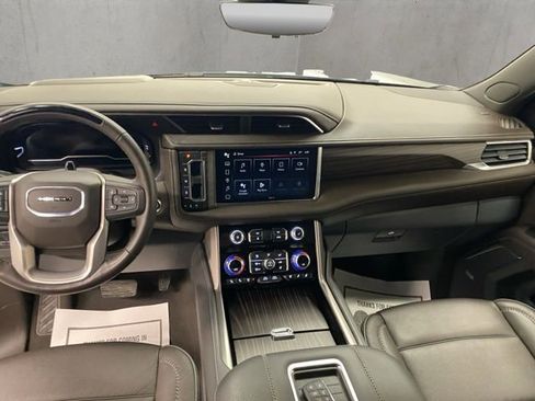 Used 2024 GMC Yukon XL Denali w/ Advanced Technology Package AWD/4WD image 11