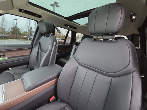 New 2026 Land Rover Range Rover SE image 14
