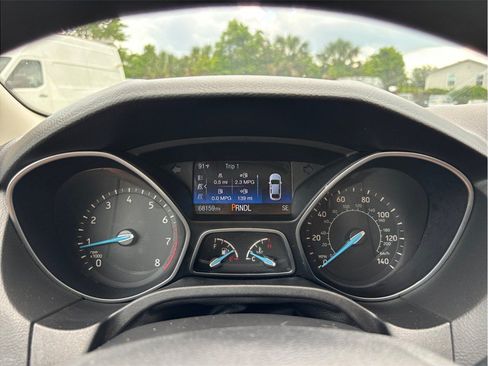 Used 2017 Ford Focus SE FWD image 17