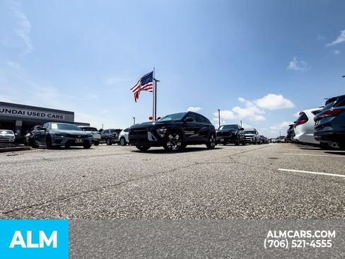 Used 2025 Hyundai Kona SEL FWD image 17