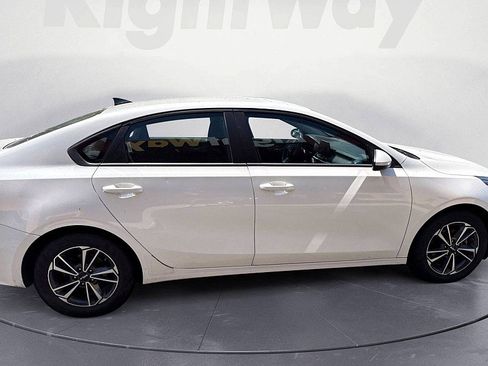 Used 2023 Kia Forte LXS FWD image 6
