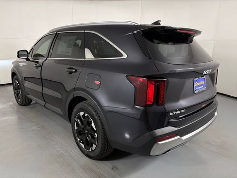 New 2026 Kia Sorento S w/ S Panoramic Sunroof Package FWD image 6