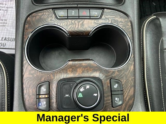 Used 2020 GMC Acadia Denali w/ Technology Package FWD image 35