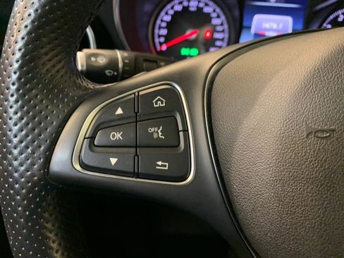 Used 2019 Mercedes-Benz GLC 300 4MATIC image 23