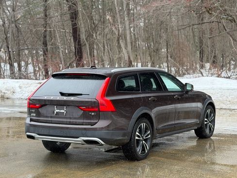 Used 2018 Volvo V90 T5 Cross Country w/ Protection Package Premier image 5