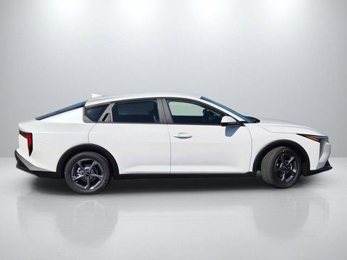 New 2026 Kia K4 LX image 5