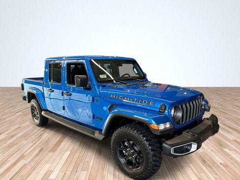 New 2025 Jeep Gladiator Sport image 3