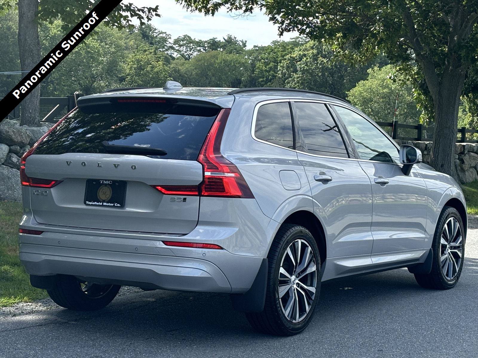 Used 2022 Volvo XC60 B5 Momentum w/ Climate Package AWD/4WD image 4