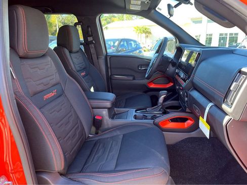 New 2025 Nissan Frontier PRO-4X w/ Tow Package AWD/4WD image 4