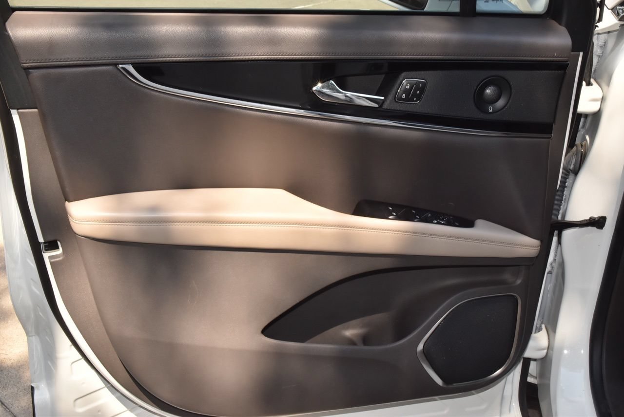 Used 2023 Lincoln Nautilus Reserve w/ Equipment Group 201A FWD image 35