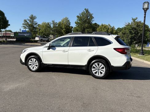Used 2018 Subaru Outback 2.5i Premium AWD/4WD image 31