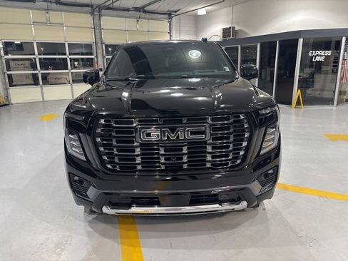 Used 2025 GMC Yukon Denali Ultimate image 3