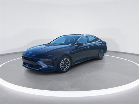 Used 2025 Hyundai Sonata Limited image 4