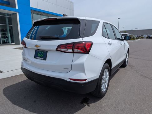 Certified 2022 Chevrolet Equinox LS w/ LPO, Floor Liner Package AWD/4WD image 35