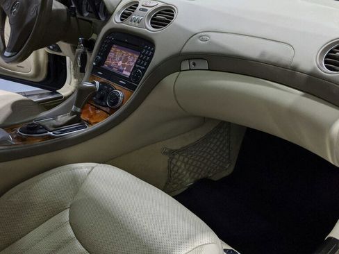 Used 2009 Mercedes-Benz SL 550 SL 550 image 25