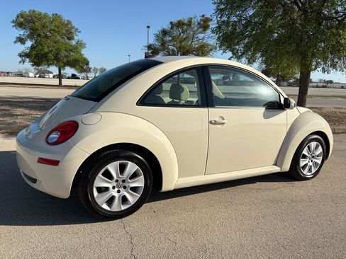 Used 2009 Volkswagen Beetle 2dr COUPE image 68
