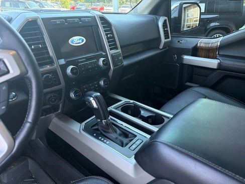 Used 2018 Ford F150 Lariat w/ Equipment Group 502A Luxury AWD/4WD image 18