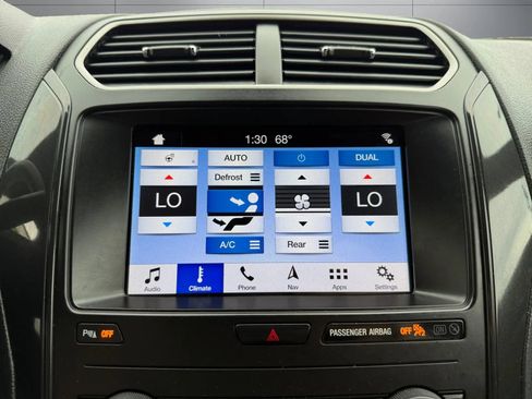 Used 2019 Ford Explorer XLT w/ Equipment Group 202A AWD/4WD image 31