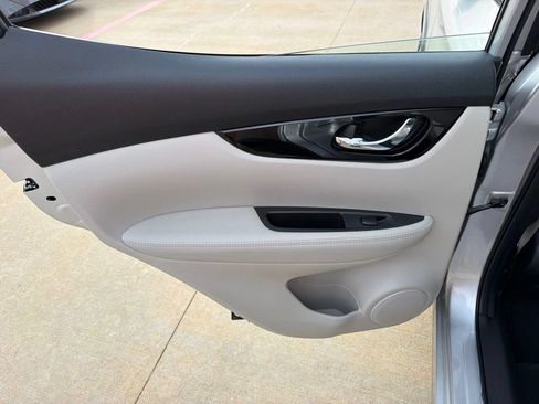 Used 2022 Nissan Rogue Sport SV w/ Technology Package AWD/4WD image 15
