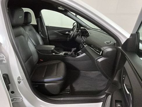 Used 2024 Buick Envista Sport Touring w/ Convenience I Package FWD image 31