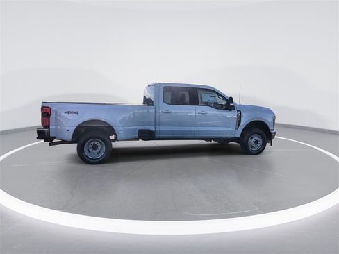 New 2026 Ford F350 XLT w/ XLT Premium Package image 9