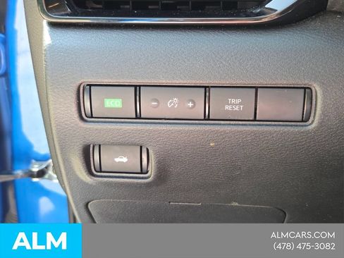 Used 2024 Nissan Sentra SV FWD image 25