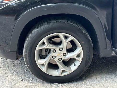 Used 2024 Chevrolet Trax LS w/ LS Convenience Package FWD image 23